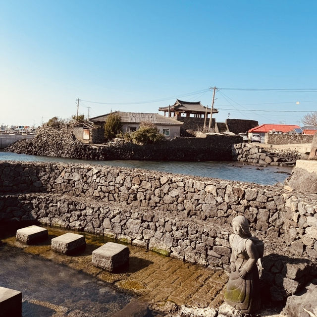 A Picturesque Stop on Jeju's Coastal Drive