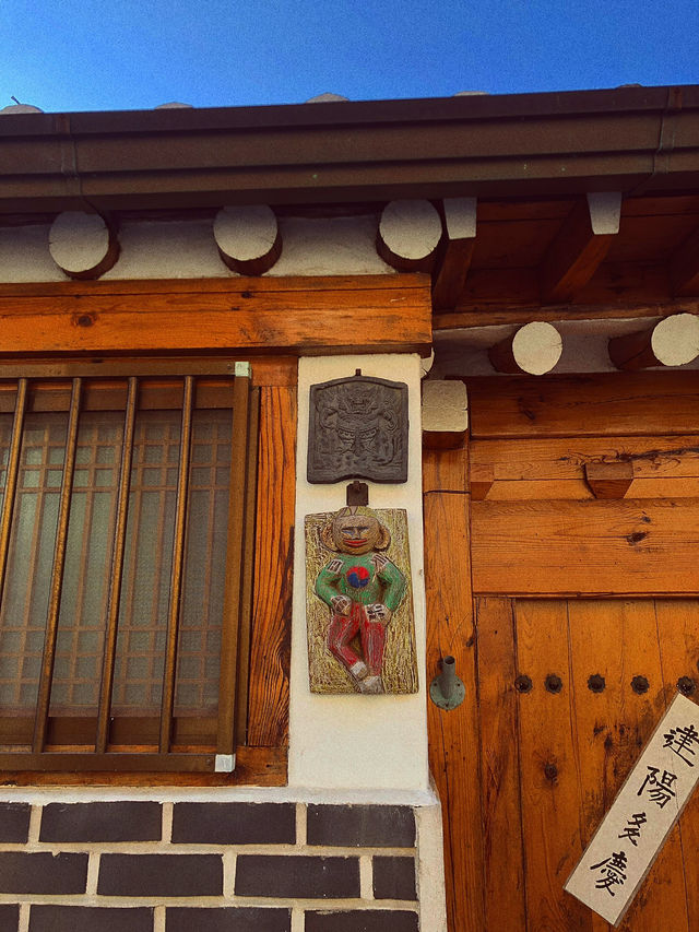 Charming and traditional spots in Bukchon Hanok Village