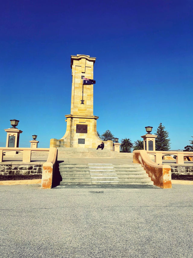 Fremantle War Memorial – A Walk Through History with Breathtaking Views 🇦🇺