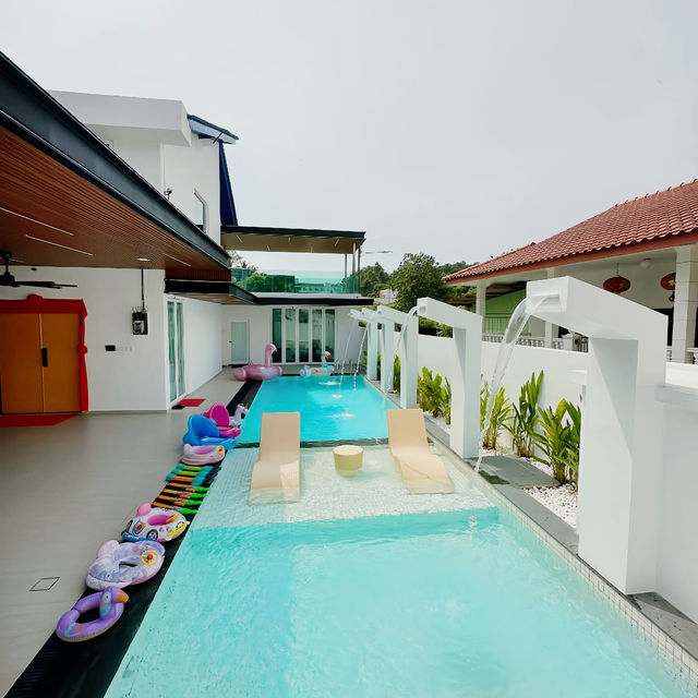 A Bold Escape of Style and Serenity