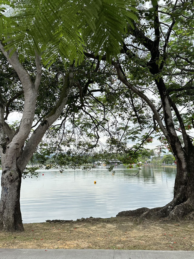 Escape the City, Find Your Chill – Taman Tasik Titiwangsa Vibes! 