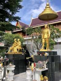 วัดกู้ ไหว้พระ ปากเกร็ด นนทบุรี .
