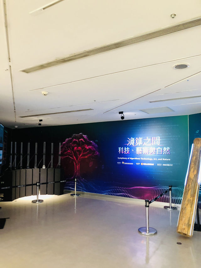 上機前看看藝術🎭也不錯的