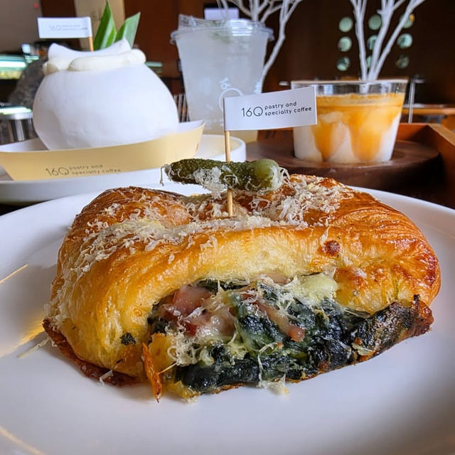 160°C Pastry & Specialty Coffee Chonburi – คาเฟ่ขน