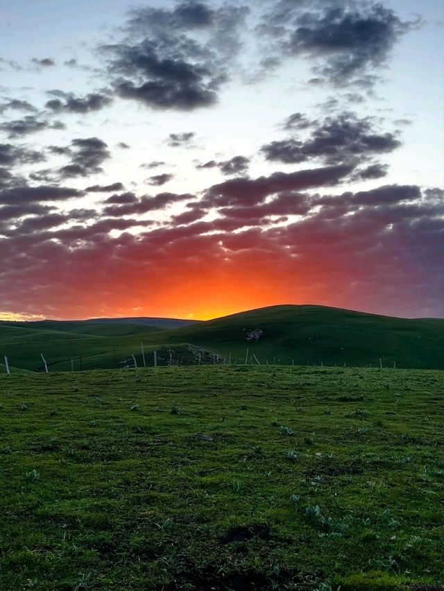 Kalajun in Xinjiang, Rolling Hills and Peaceful Feels