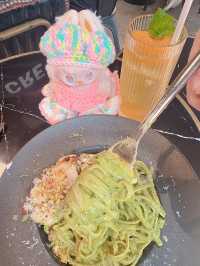 黑白型格Cafe！開心果意粉超正🤤