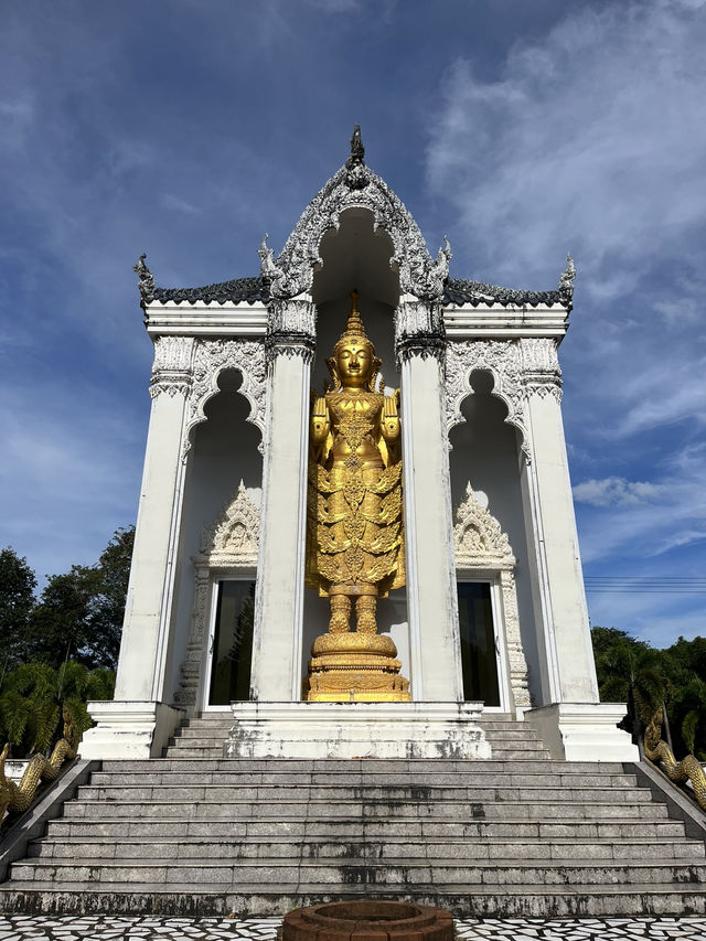 วัดสลัก วัดเงียบสงบของพระเจ้าตากฯ และทหารกู้ชาติ วัดสลัก วัดเงียบสงบของพระเจ้าตากฯ และทหารกู้ชาติ