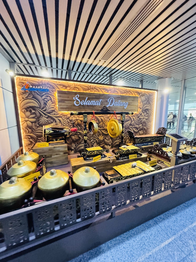✈️ Guide to International Golden Lounge