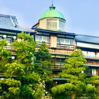 K's House Ito Onsen: A stay surrounded by nostalgia and warmth, nestled next to the murmuring of the river