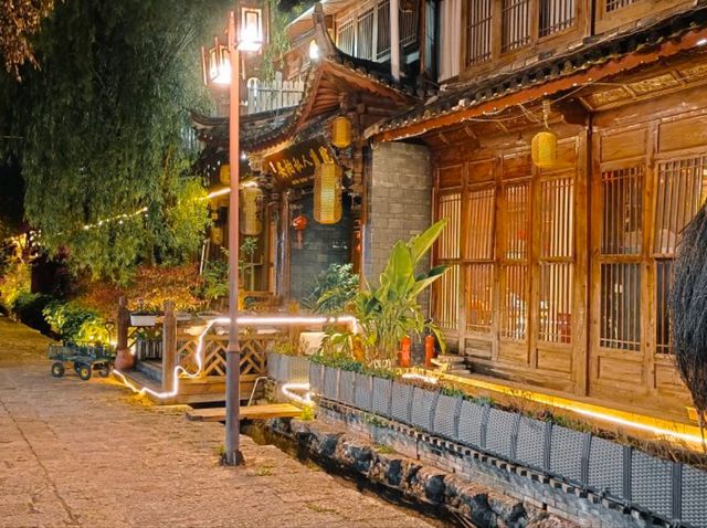 เมืองโบราณลี่เจียงยามค่ำคืน เมืองโบราณลี่เจียงยามค่ำคืน