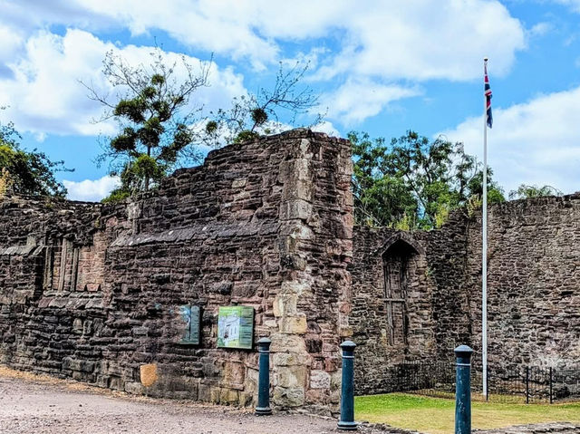 Solo Return: The Ghosts of Monmouth Castle