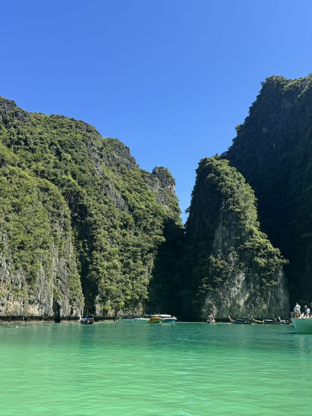 เกาะพีพี” 🏝 เกาะพีพี” 🏝
