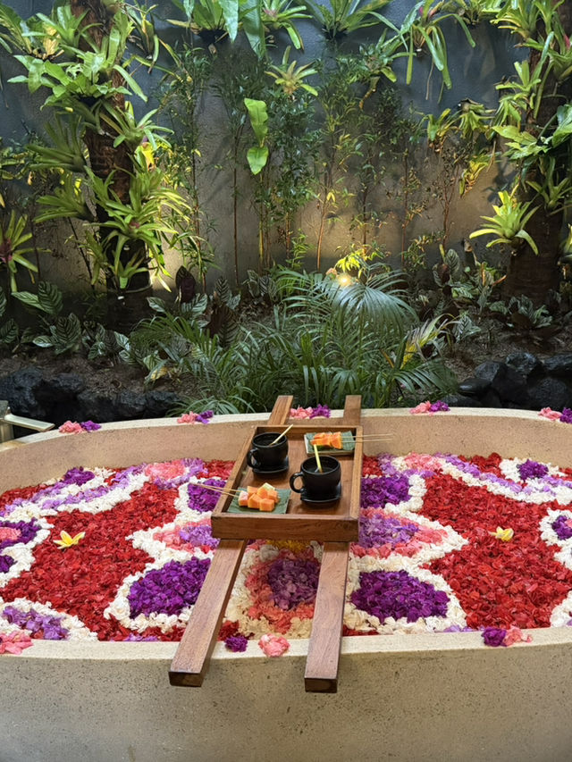在峇里島享受一場鮮花盛宴吧🌼🌺🌸🪻🌹🌷 在峇里島享受一場鮮花盛宴吧🌼🌺🌸🪻🌹🌷