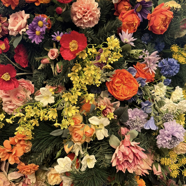 🍰 앤티크커피 연남점 — 클래식과 달콤함이 공존하는 감성카페공간