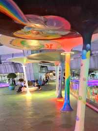 ชวนมา Check in แยกปทุมวัน สีสันบางกอก