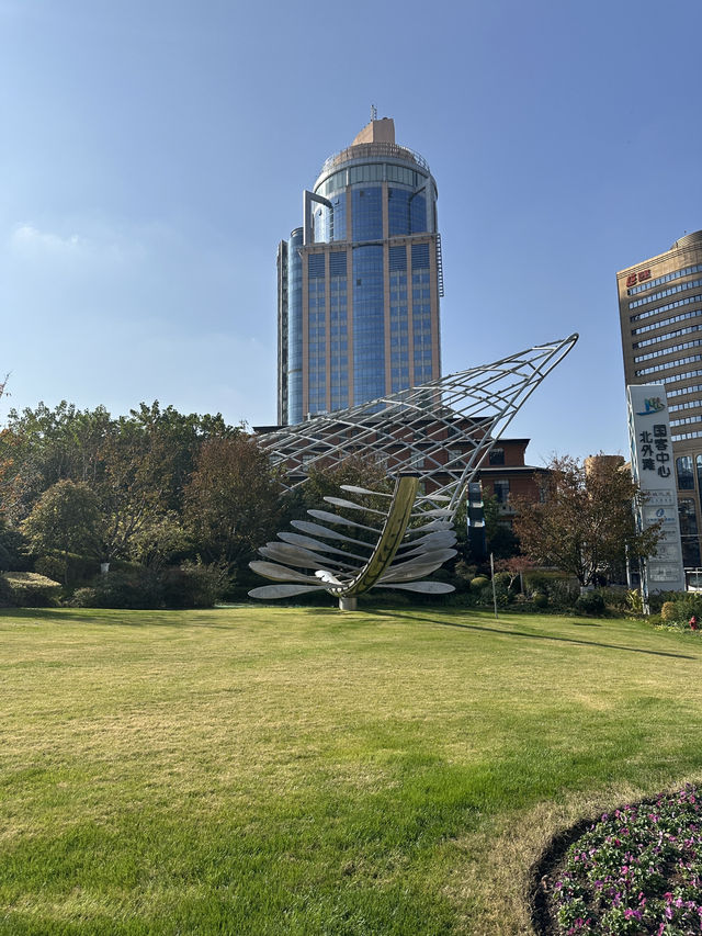 🌊 北外灘航海公園|最外灘天際線的散步視角 🌊 北外灘航海公園|最外灘天際線的散步視角