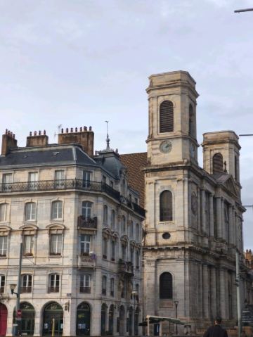 Chilling in Besançon 🩷