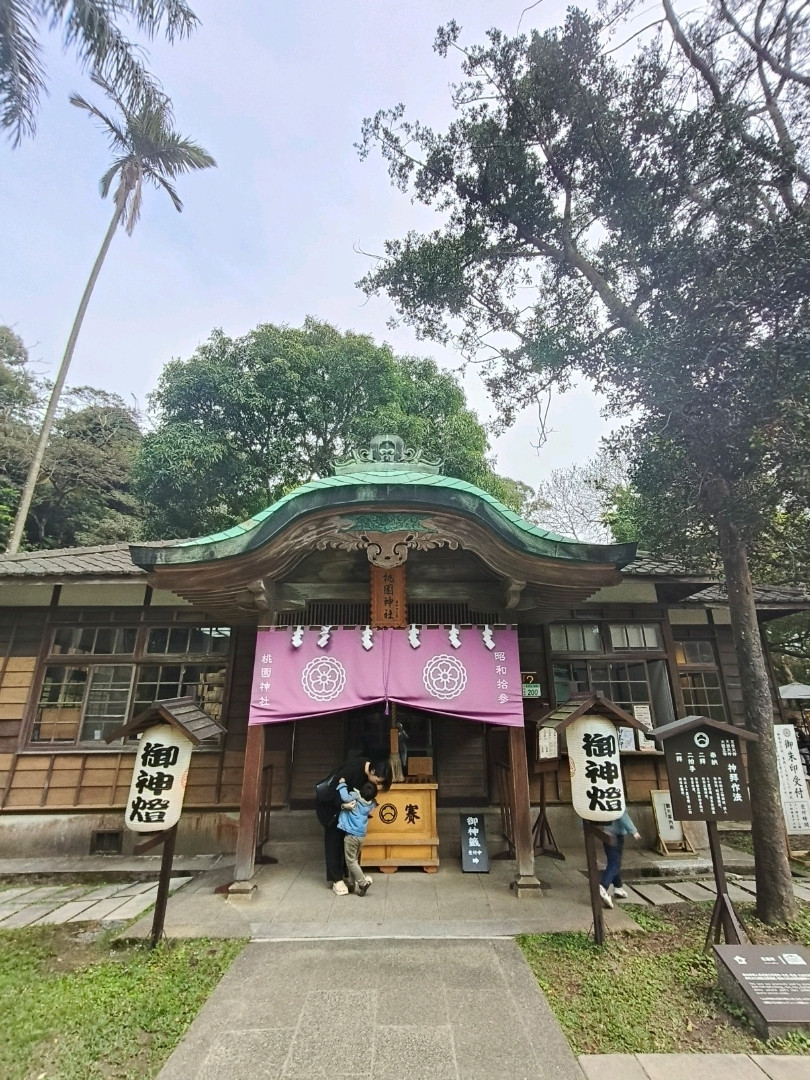 台湾版昭和纪念日》日本に行かなくてもOK！桃園神社「紅白灯籠祭」で