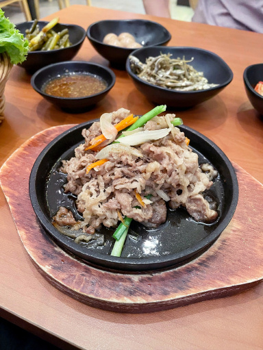 韓国定食でパンチャン（おかず）食べ放題！ | Trip.com シンガポール