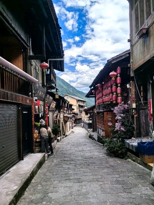 磨西古鎮｜長征の歴史を刻む宿場町