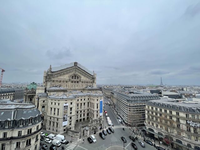 巴黎居然有免費觀景台😱去shopping之餘仲可以去打卡嘅 Galeries Lafayette 🛍️