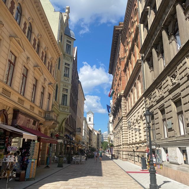 🇭🇺 Best Shopping Street in Budapest : Váci u 🛍️