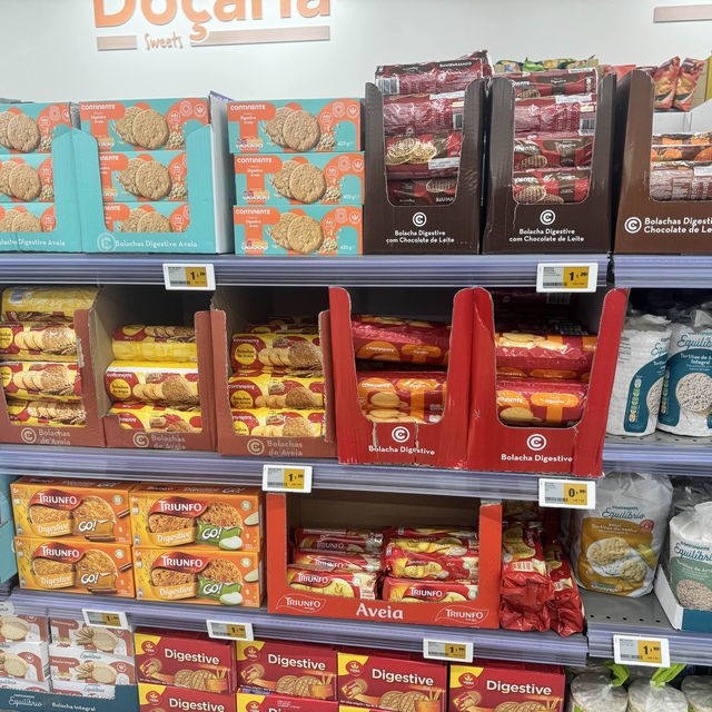 São João party and Porto live like a local ! Trip.com 提供的酒店都是很靠近市中心的