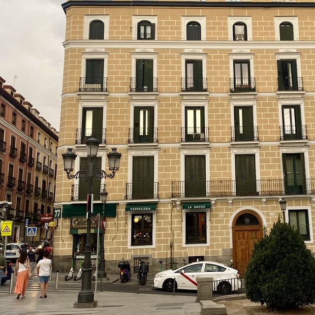 Plaza de la Villa, A Step Back in Time 🕰️ 