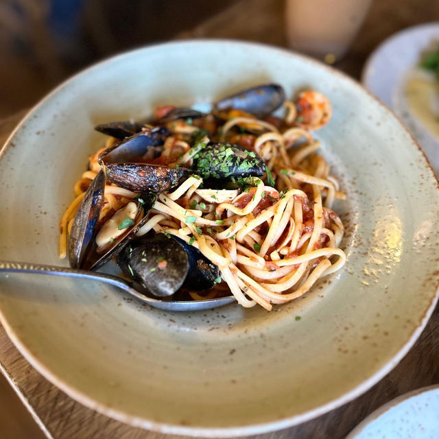 A Taste of Elegance in the Cotswolds: Lunch at Huxleys cafe
