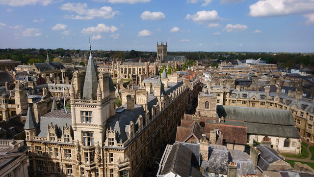 A Perfect Day in Cambridge: Views, Punting, and Scenic Walks 🚣‍♀️🏛️🌿