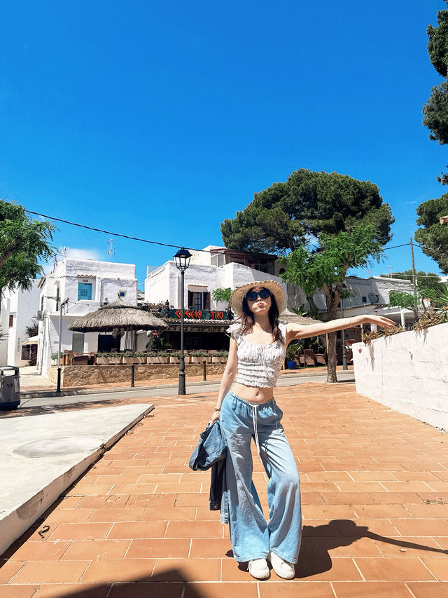 马略卡Cala d’Or 玻璃海和白色酒店是绝配！