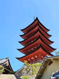 Itsukushima Shrine – The Floating Torii Gate of Japan ⛩️🌊
