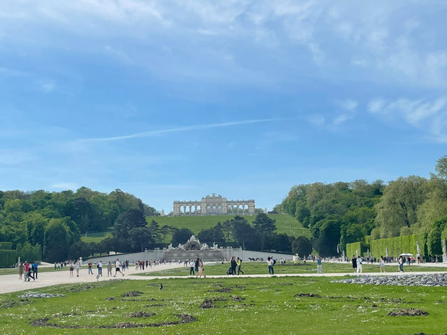 Backpacking Through Vienna: Classical Notes and Coffee Streets