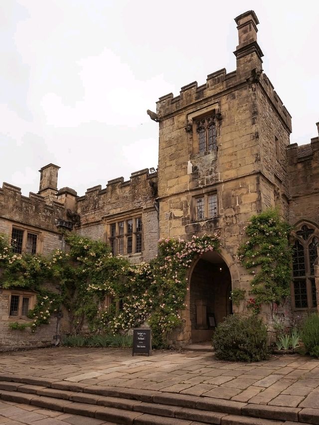 🏰 Haddon Hall – A Timeless Medieval Treasure in the Peak District