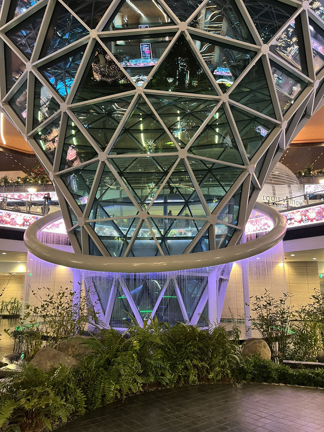 ✈️🌟 Hamad International Airport – The Gateway to the Future in Doha, Qatar 🌟✈️