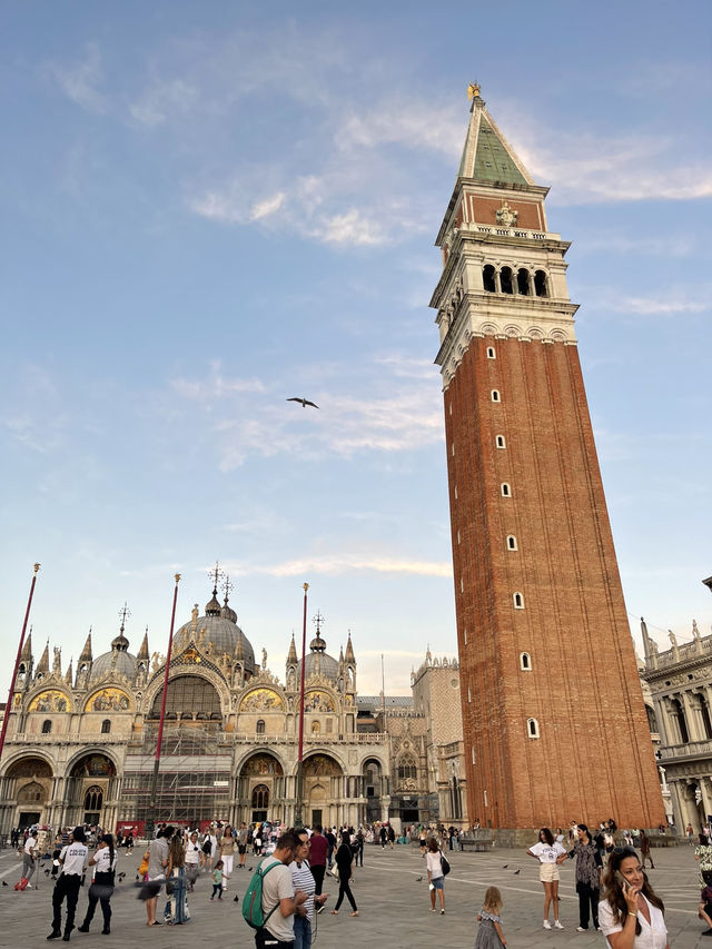 🕊️ Venice – A City Suspended in Time 🌊 🕊️ Venice – A City Suspended in Time 🌊