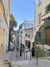 Discover Paris's bohemian heart in the 18th Arrondissement! 🗼