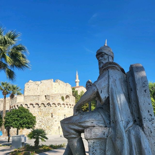 🏰 “Step Back in Time at Çeşme Castle — Where History Meets the Aegean Breeze!” 🇹🇷✨ 🏰 “Step Back in Time at Çeşme Castle — Where History Meets the Aegean Breeze!” 🇹🇷✨