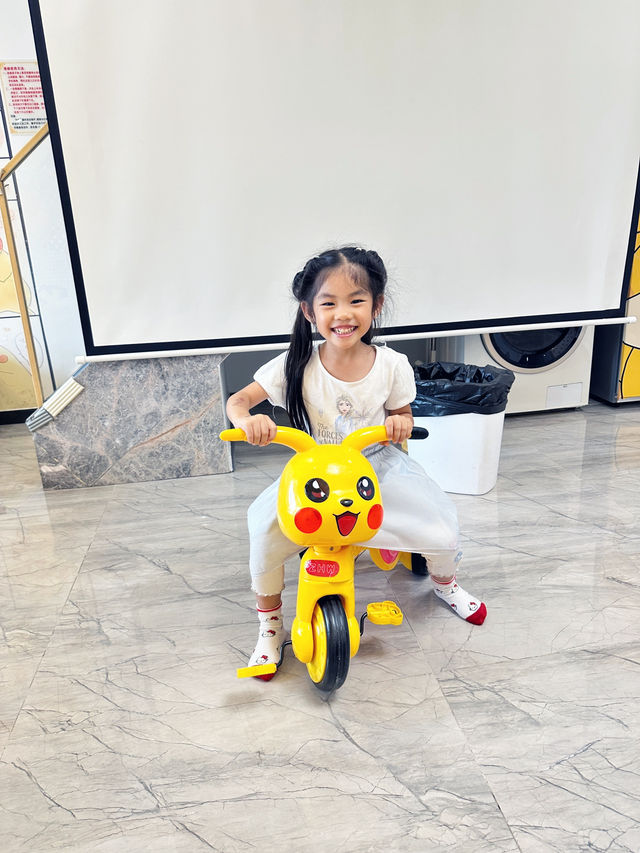 💰人均只需約 $100，就可以入住比卡超主題滑梯房🤩