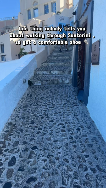 Surviving the Santorini Steps: Expectation vs. Reality 🚶‍♀️🦄🌋