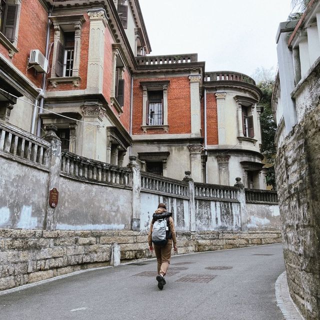 How to get to Gulangyu Island? 