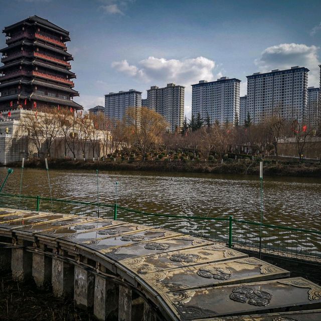 Xi'an's Han Cheng Lake