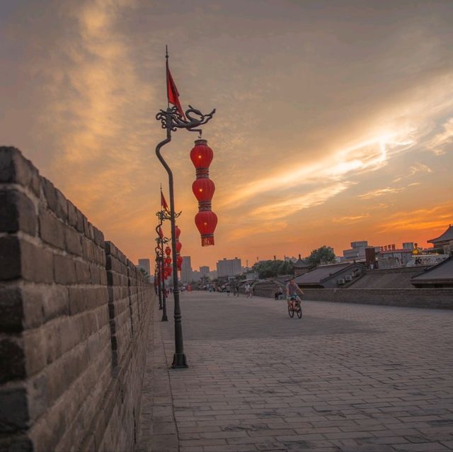 Xi'an's Majestic City Wall!