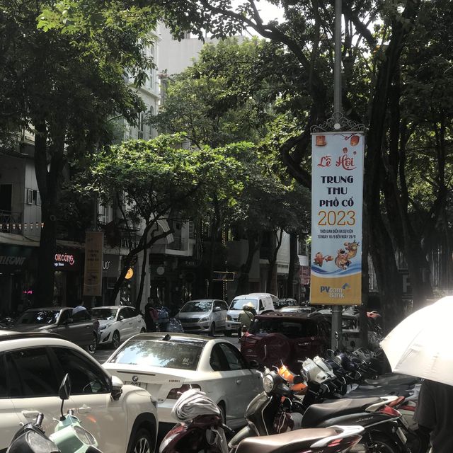 Crazy & Fun Hanoi! Watch Out for Trains!!!