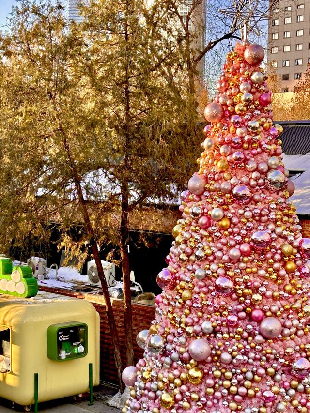 Sanlitun is waiting for Christmas! 