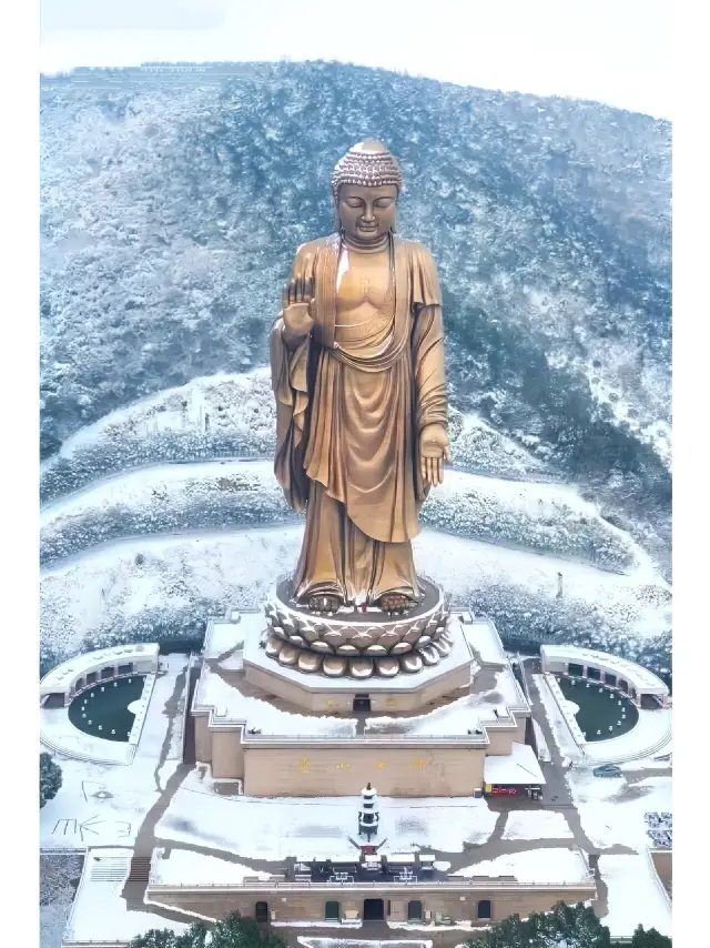 Better to embrace Buddha's feet at Ling Shan than to do it temporarily