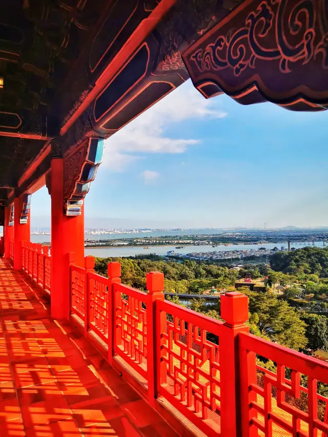 Yuantong Treasure Hall of Lotus Hill in Guangzhou