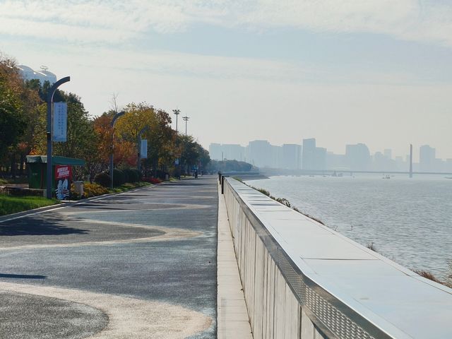 周末愉快暢遊錢塘江風景