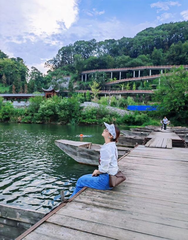 萬安浮橋,浦城現存三座浮橋之一(另兩座觀前浮橋、水南浮橋) 萬安浮橋,浦城現存三座浮橋之一(另兩座觀前浮橋、水南浮橋)