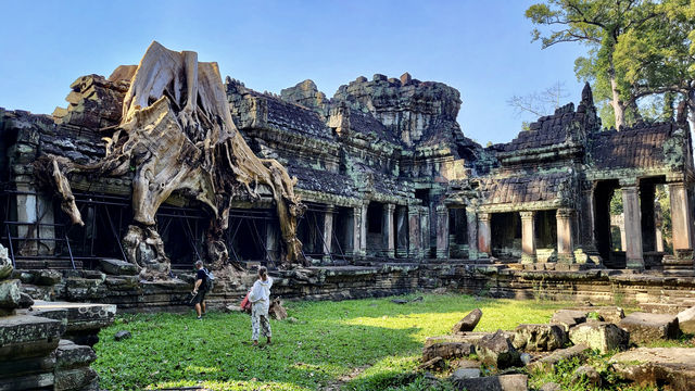 擁有一座奇特的希臘式兩層建築的寺廟-聖劍寺